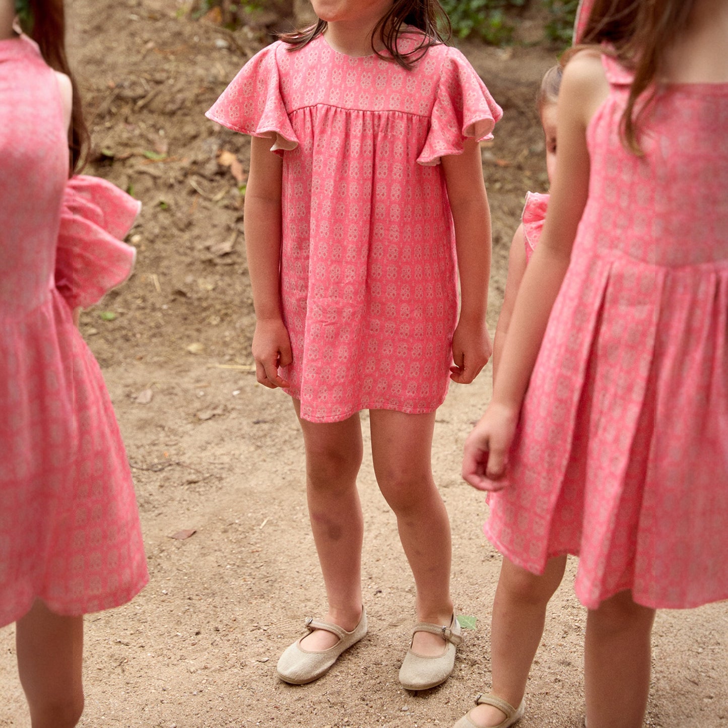 Vestido Manga Capa Geométrica